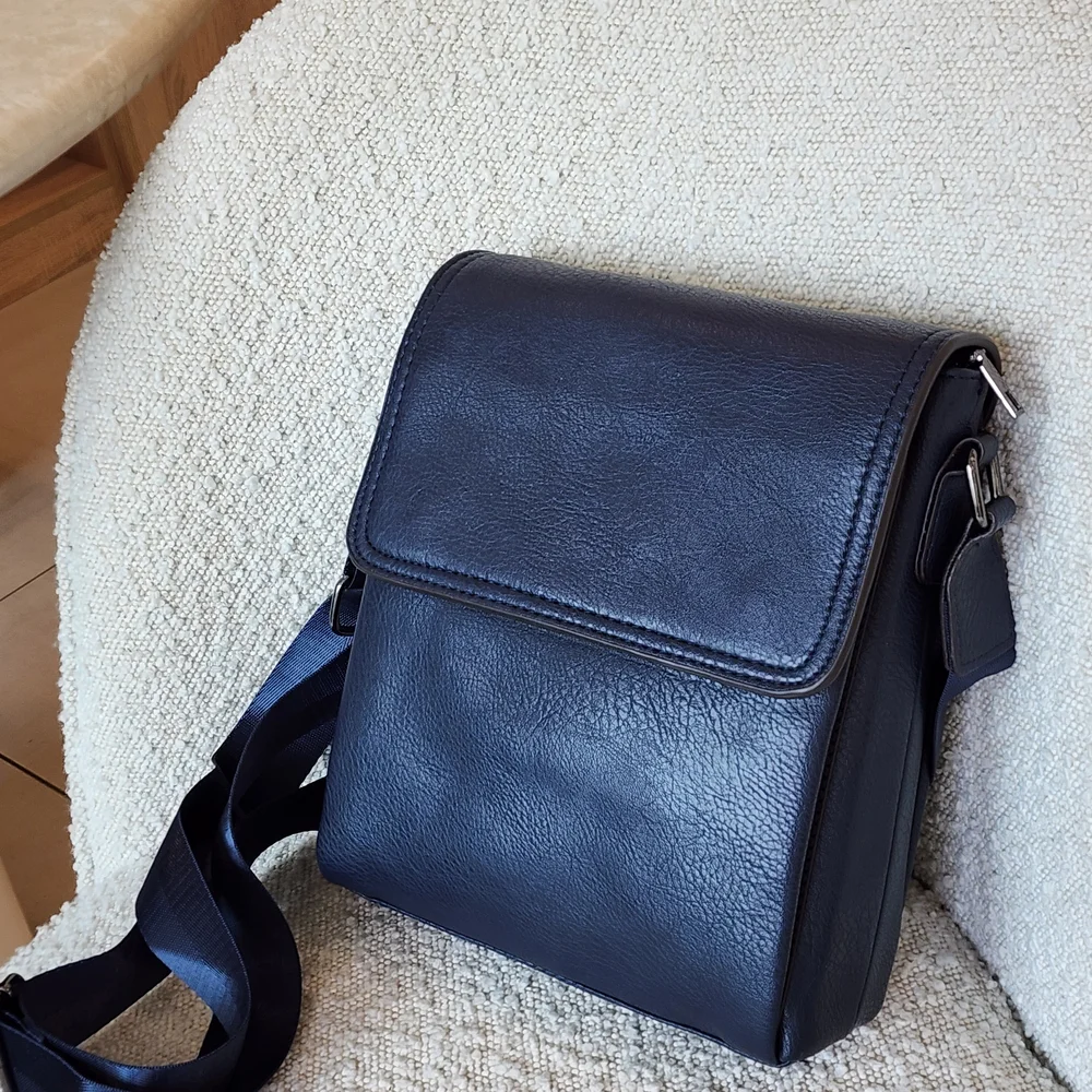 AR New York Men's Leather Blue Multi Compartment Casual Messenger Crossbody Bag
